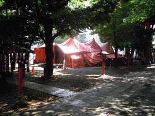 花園神社のテント