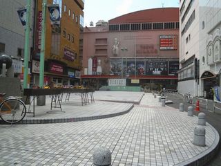 歌舞伎町の広場