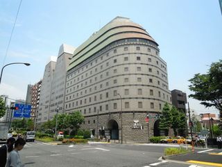 日清食品の本社ビル