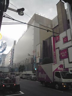 ビックカメラ新宿東口新店の予定地