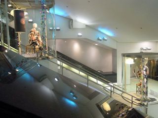 新宿サブナードにあるマネキン人形