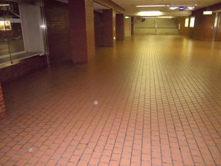 西武新宿駅の地下通路